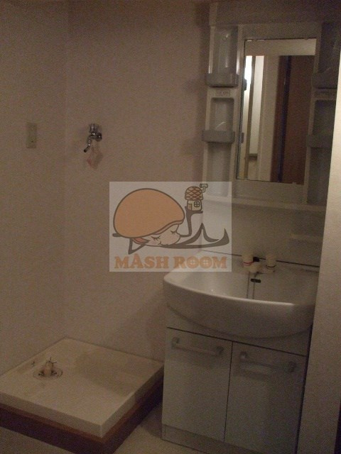 ローズガーデンの独立洗面台