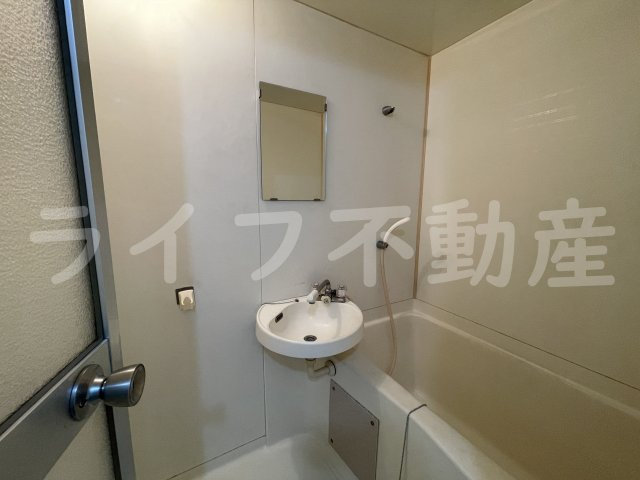 エクセル鴻池の洗面所|明るい洗面所です