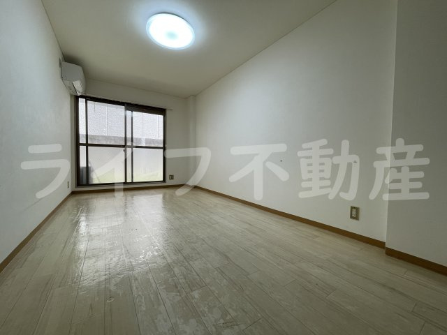 エクセル鴻池の居間・リビング|こちらのリビングで趣味の時間をお楽しみください