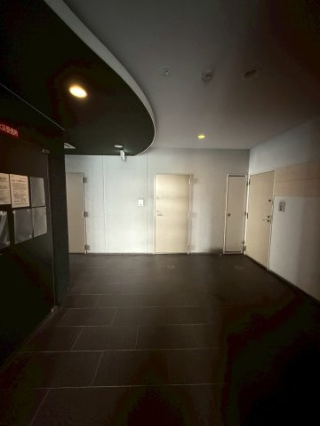 プレミアムコート谷町4丁目のロビー