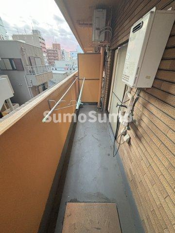 リッチライフダイコクのバルコニー|暖かな日差しのふりそそぐバルコニー