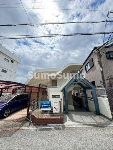 メゾン諏訪山のエントランス