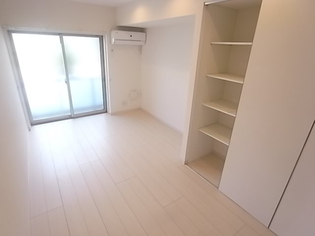 リブリ・スカイブルーライズの居間・リビング