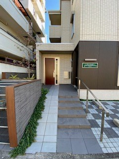ボヌール本山中町のエントランス