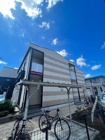 レオパレスリバー28の外観