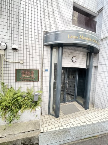 ライオンズマンション新神戸のエントランス