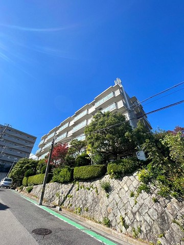 メゾン東山の外観