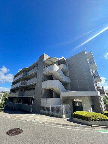 メゾン東山の外観