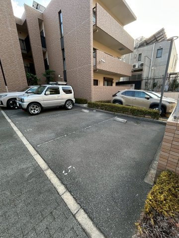 リブレ御影の駐車場