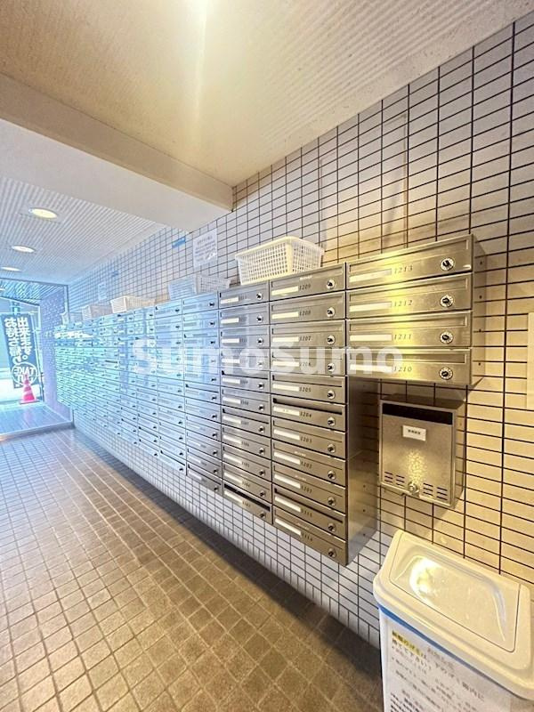 ライオンズマンション三宮のロビー