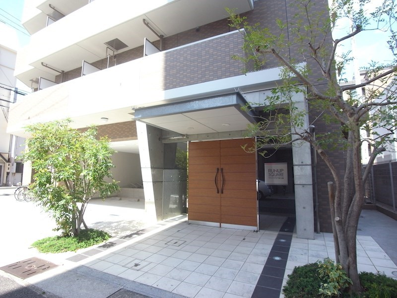 ラナップスクエア湊川公園の外観
