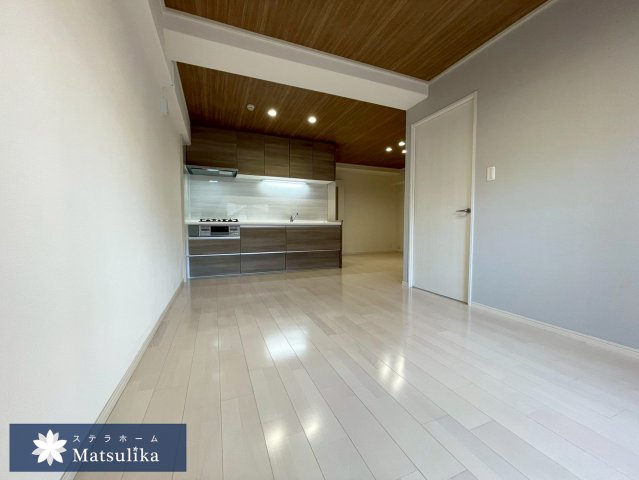 ノバカネイチ塚本の居間・リビング|ゆったりとした居間です