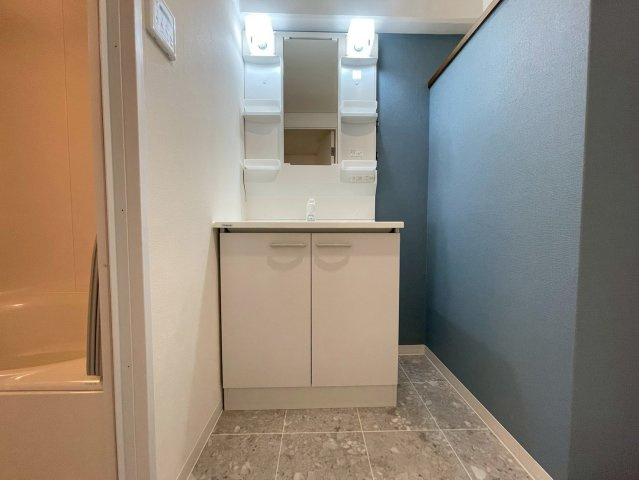 ノバカネイチ塚本の洗面所|スペースが確保できる洗面所です