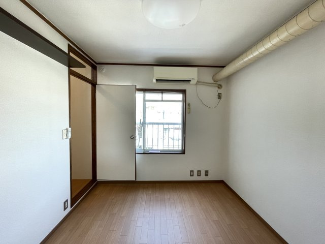 あぞのハイツの洋室