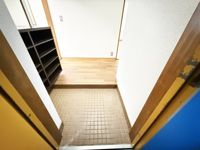 あぞのハイツの玄関