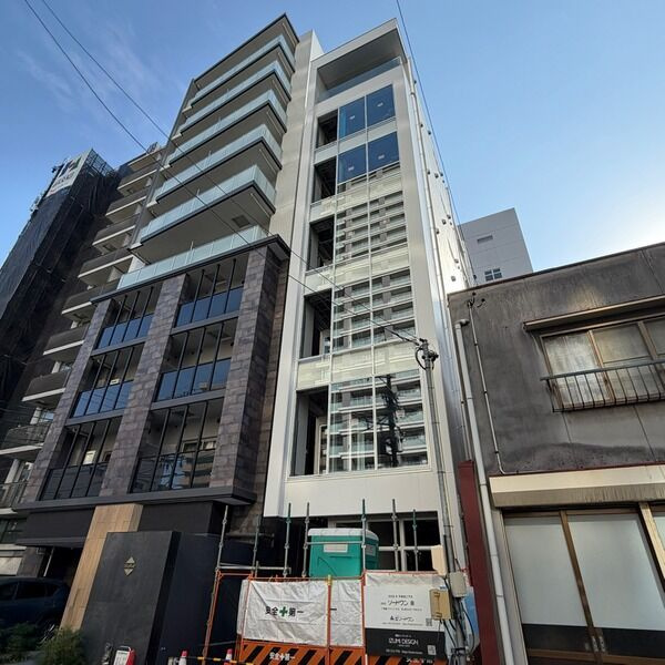 IZUMI LEAD SQUAREの外観