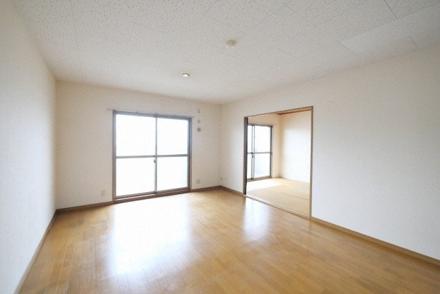 ベルビュ21の居間・リビング|別号数タイプ