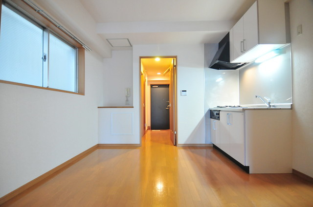 橘ビルの居間・リビング