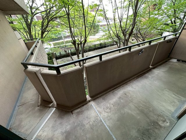 フォリア岡本のバルコニー