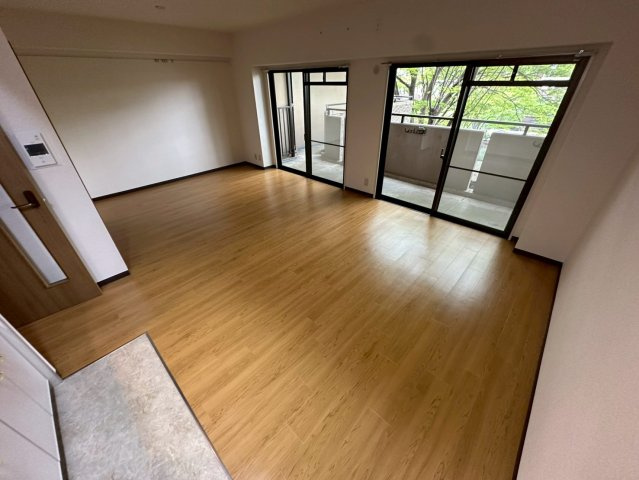 フォリア岡本の居間・リビング
