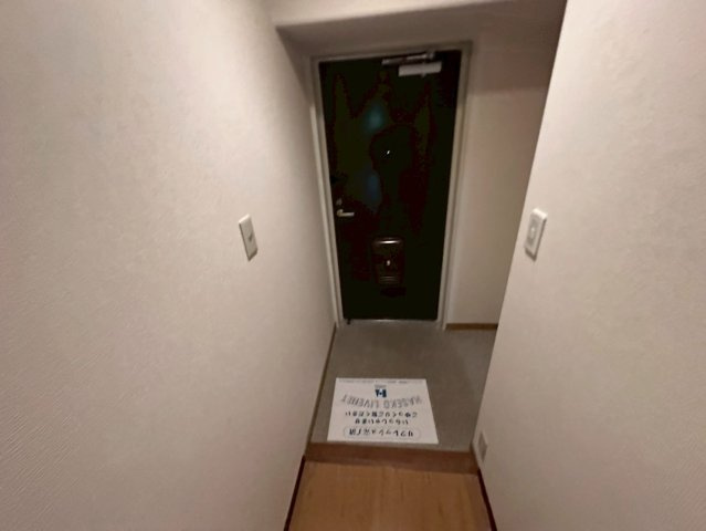 フォリア岡本の玄関