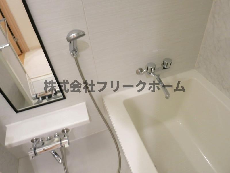 ドゥーエ武蔵小金井の浴室