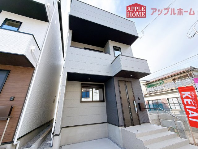 [新築住宅] さいたま市桜区南元宿 1期 全3棟の外観|資料請求、お電話でのお問合せ、いつでも丁寧に対応させていただきます！不動産業界のプロフェッショナルが集う弊社にぜひ一度ご相談ください！