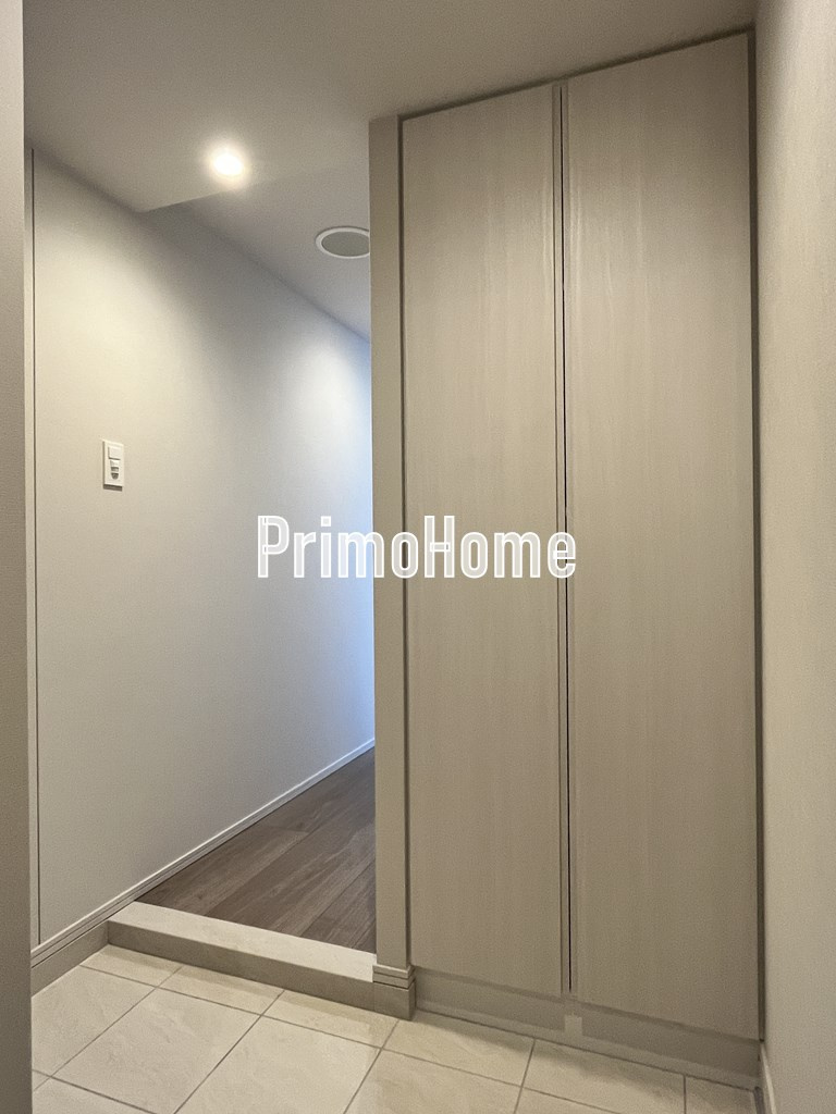 グランデ　エテルノの玄関