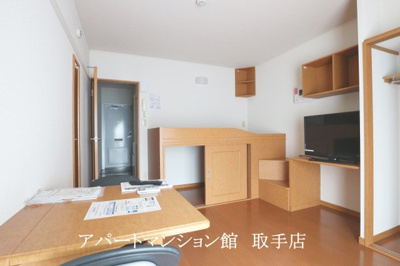 【居間・リビング】 | レオパレスレイクサイド | 画像10