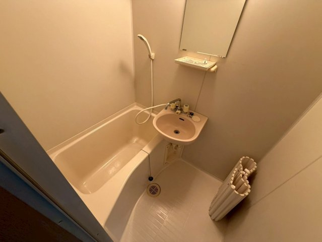 レジデンス灘の浴室