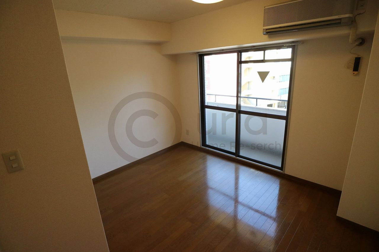 サムティ灘駅前の居間・リビング