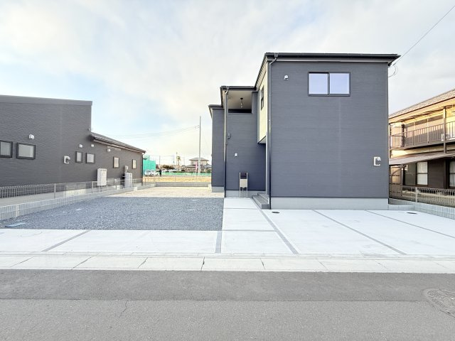 笠間市旭町第12　新築戸建　4号棟の駐車場