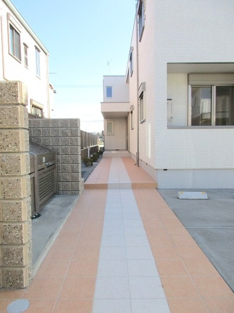 Ｖｉｌｌａ　Ｂｌａｎｃｈｅ　ヴィラ　ブランシェのエントランス|★アプローチ★