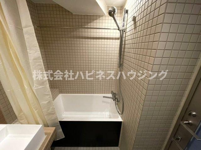 ART APARTMENT IN Ootaka-no-Moriの浴室