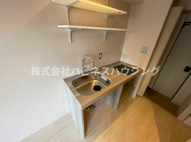 ART APARTMENT IN Ootaka-no-Moriのキッチン