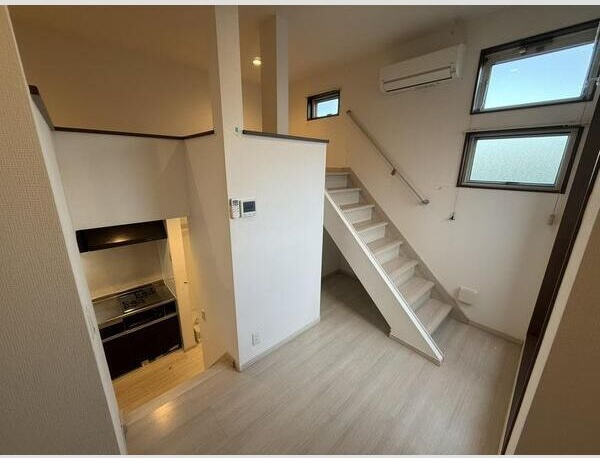 アイン郡山の居間・リビング