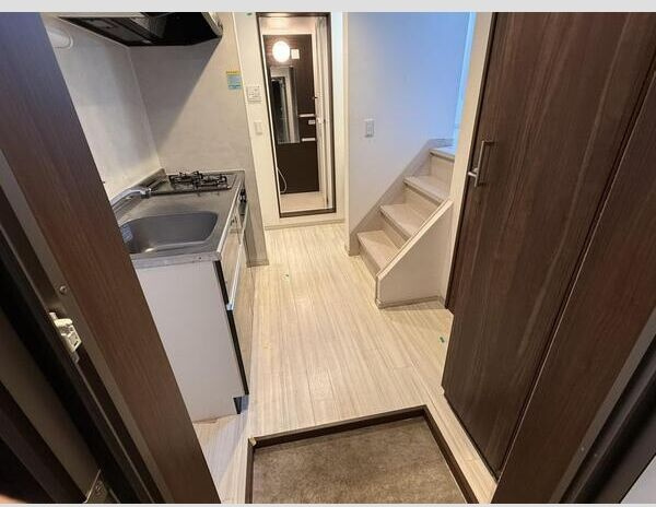 アイン郡山の玄関