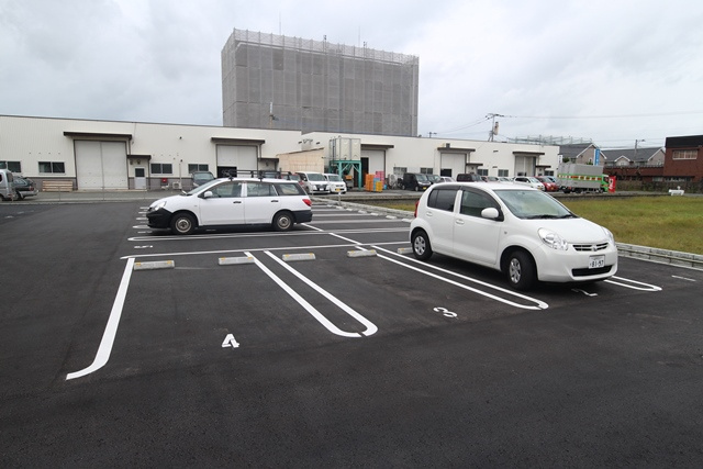 アザレア梅満の駐車場|駐車場完備です