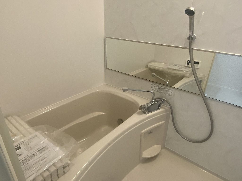 アザレア梅満の浴室|日々の暮らしに欠かせないお風呂です※同タイプのお部屋になります。