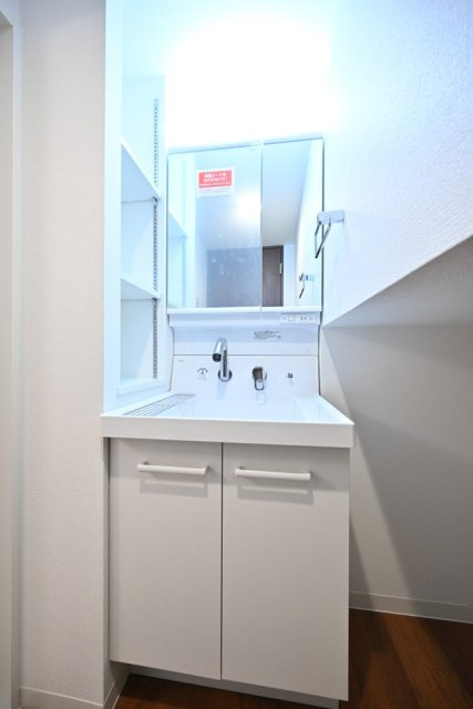 ＫＩ－ＦＬＡＴ永福町の独立洗面台|独立洗面台あり、毎朝おしゃれに忙しい女性の方におすすめです