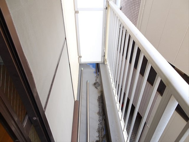 ヘリオス相互378方南町パートⅡのバルコニー|お洗濯にも便利なバルコニー付き