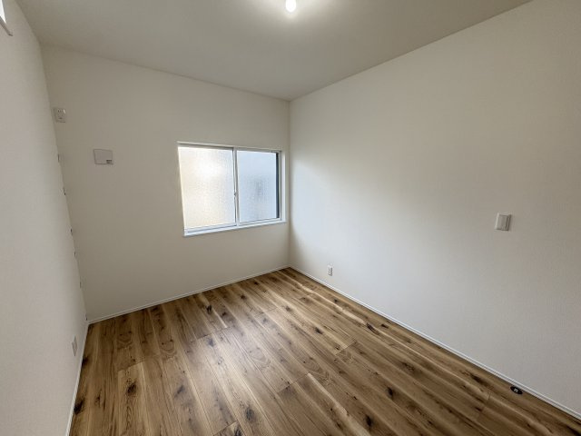 AHC宜野湾市大山4丁目-2号棟　＼☆ご成約時キャッシュバック☆／の洋室|落ち着いた色調の洋室です☆