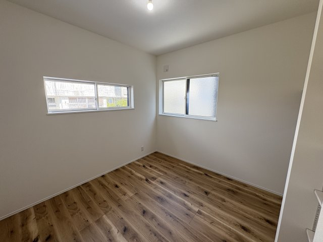 AHC宜野湾市大山4丁目-2号棟　＼☆ご成約時キャッシュバック☆／の洋室|リビング横にある洋室☆