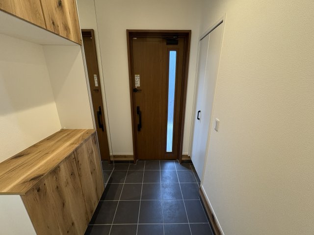 AHC宜野湾市大山4丁目-2号棟　＼☆ご成約時キャッシュバック☆／の玄関|明るい玄関です☆