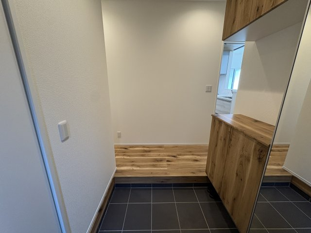 AHC宜野湾市大山4丁目-2号棟　＼☆ご成約時キャッシュバック☆／の玄関|広い玄関です☆