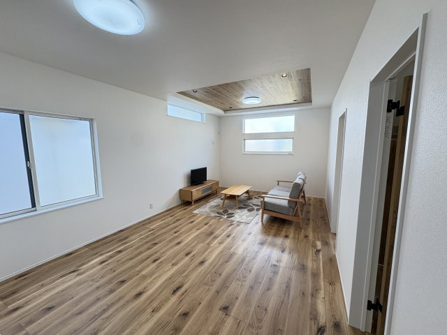 AHC宜野湾市大山4丁目-2号棟　＼☆ご成約時キャッシュバック☆／の居間・リビング|広々としたリビングです！