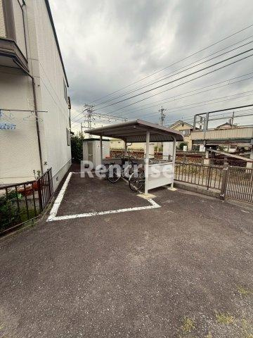 グリーンハイツいまいせの駐車場