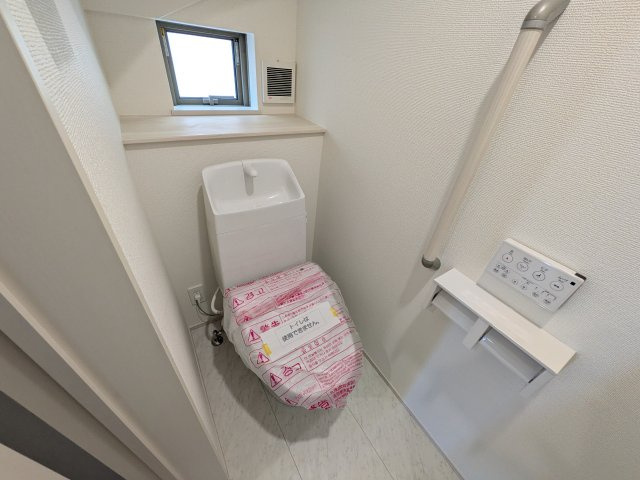 守谷市薬師台7丁目16番　新築戸建のトイレ|高い節水性能で、水道代を大幅にカット。環境とお財布に優しく、家計をしっかりサポートします。