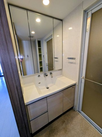 シャルマンフジスマート和歌山城公園の独立洗面台