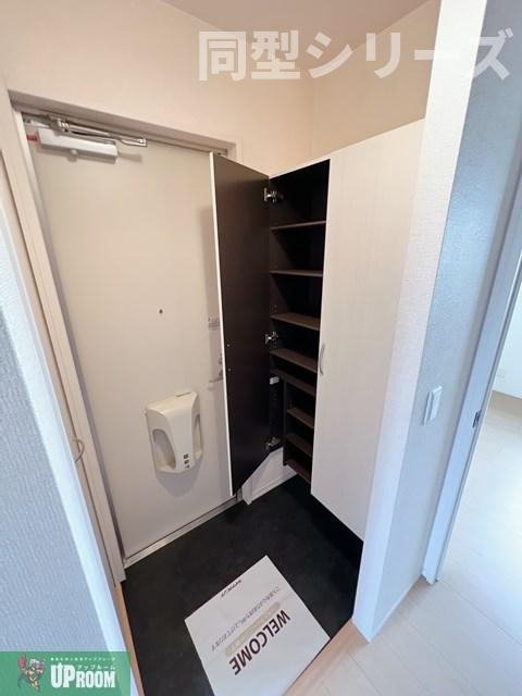 ムーンライト Ａ棟の玄関